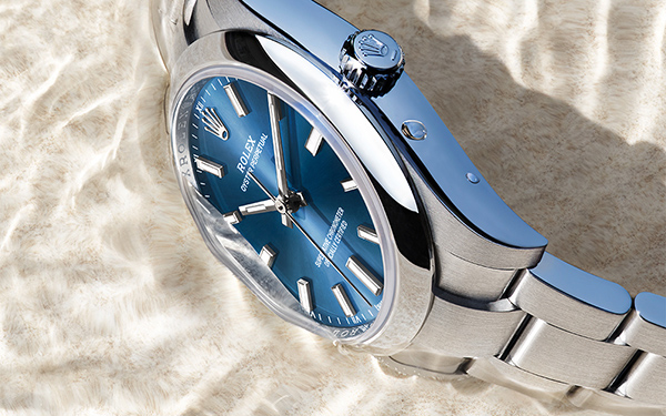 勞力士手表表帶上的污漬應(yīng)該如何處理？